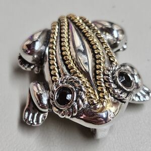 Cute Little FROG pin/necklace